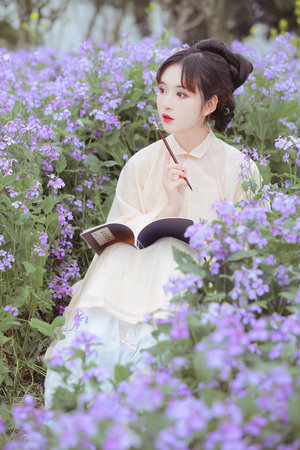 溢清寒